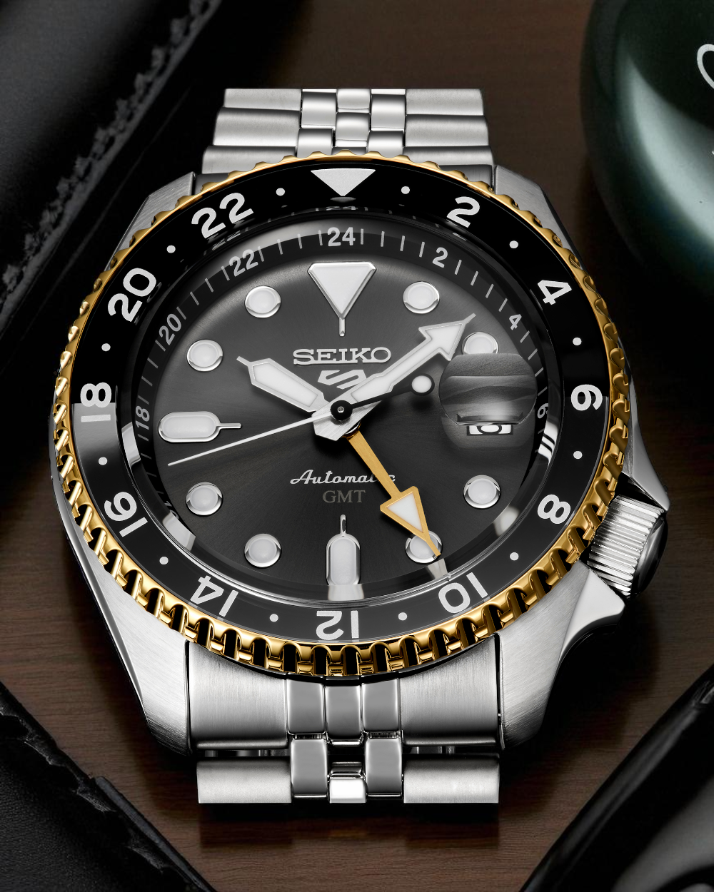 SEIKO 5 Sports SKX GMT Automatisk Herrklocka Svart/Stål 42 mm SSK021K1 SEIKO 5 Sports SKX GMT Automatisk Herrklocka Svart/Stål 42 mm SSK021K1