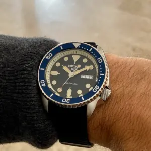 Seiko 5 Sports SRPD71K2 – Automatisk Herrklocka 42 mm Blå