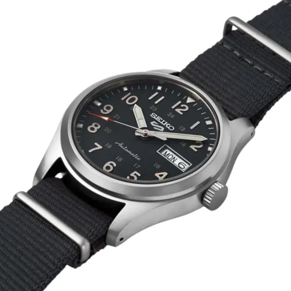seiko 5 field