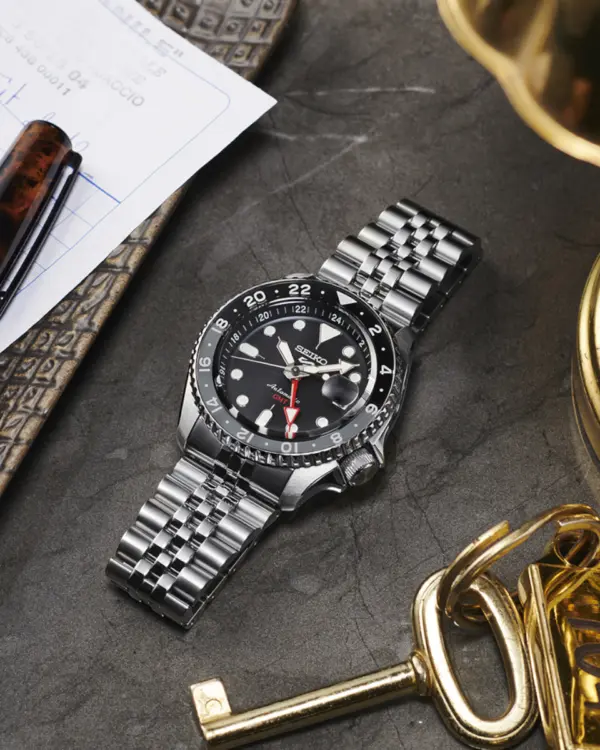Seiko 5 Sports GMT Automatisk Herrklocka Svart/Stål 43 mm SSK001K1