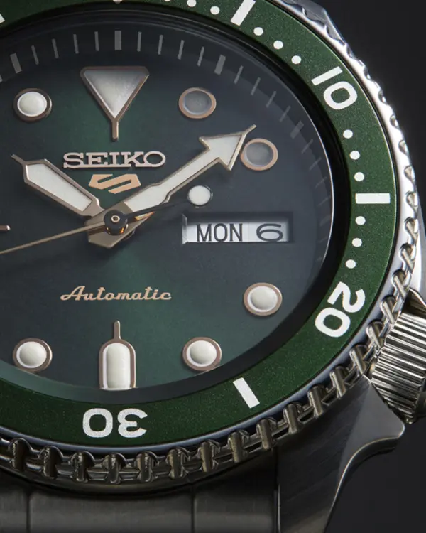 Seiko 5 Sports Automatisk Herrklocka Grön/Stål 43 mm SRPD63K1