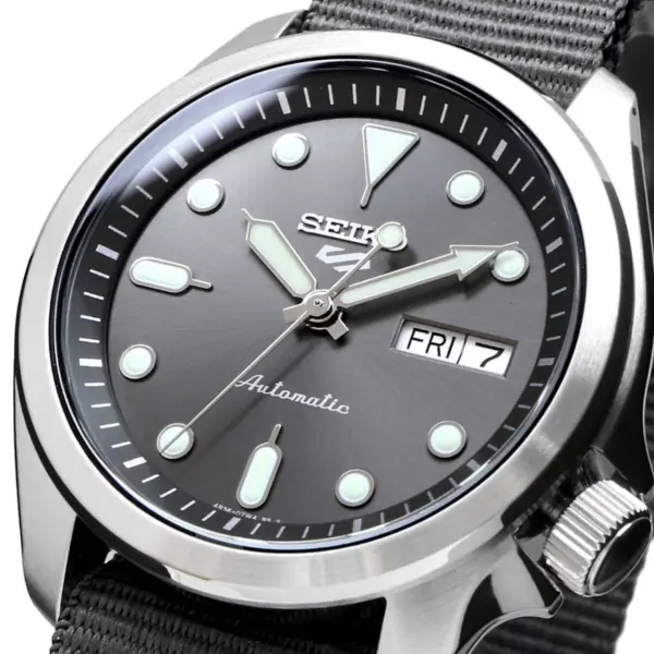 seiko 5 sports