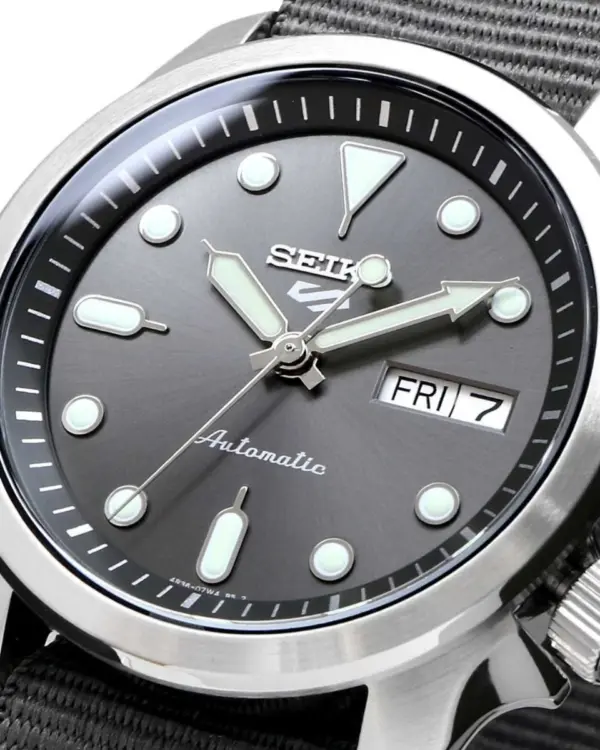 seiko 5 sports