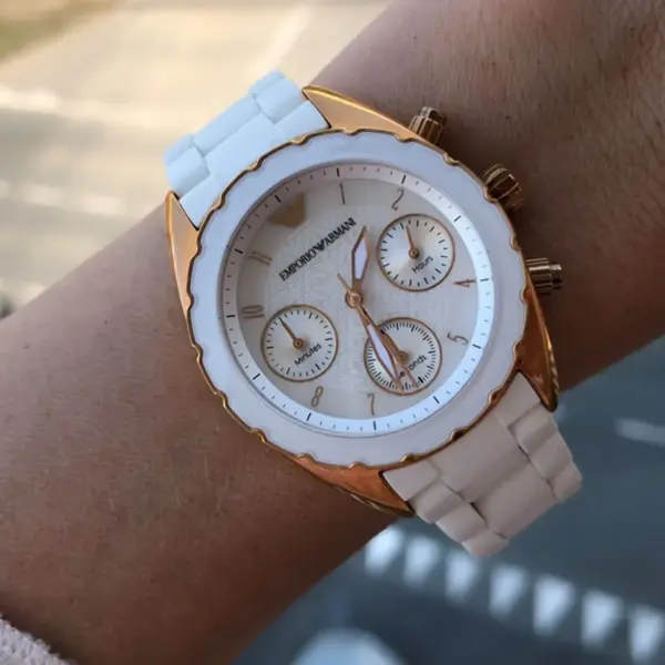 Armani Quartz Kronograf Roséguldfärgad Boett Stållänk Vit