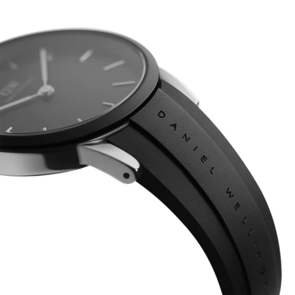 Daniel Wellington Iconic Motion 40 mm Quartz Gummiarmband Svart